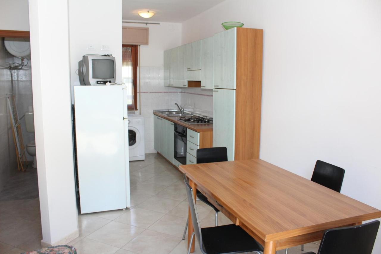 Villa Debby Appartamento 01 Росолина Маре Екстериор снимка